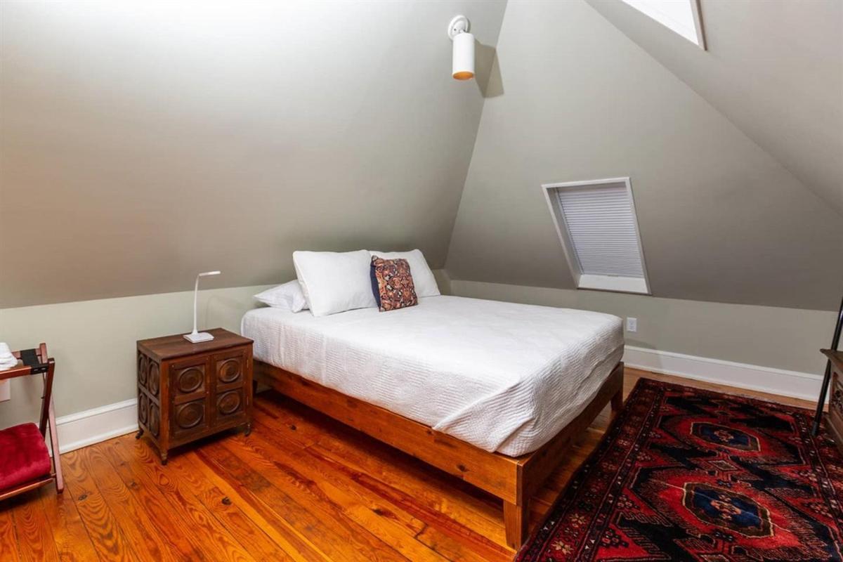 Renowned Historic Home Downtownacross From Park 윈스턴세일럼 외부 사진