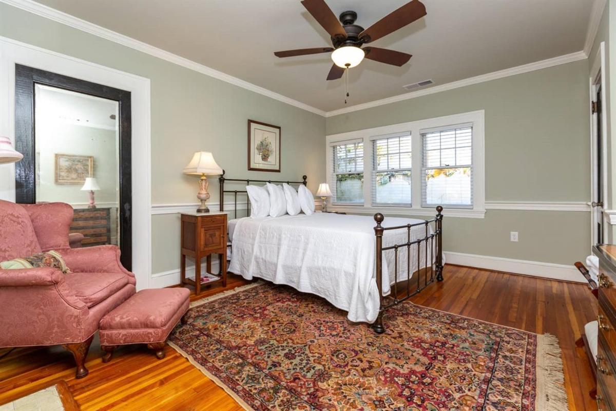 Renowned Historic Home Downtownacross From Park 윈스턴세일럼 외부 사진